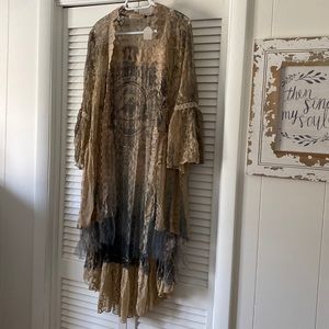 Beautiful Western Duster•cowgirl picture on the back that says American Cowgirl